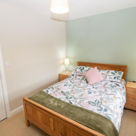 3 Green Terrace Gaerwen Экстерьер фото