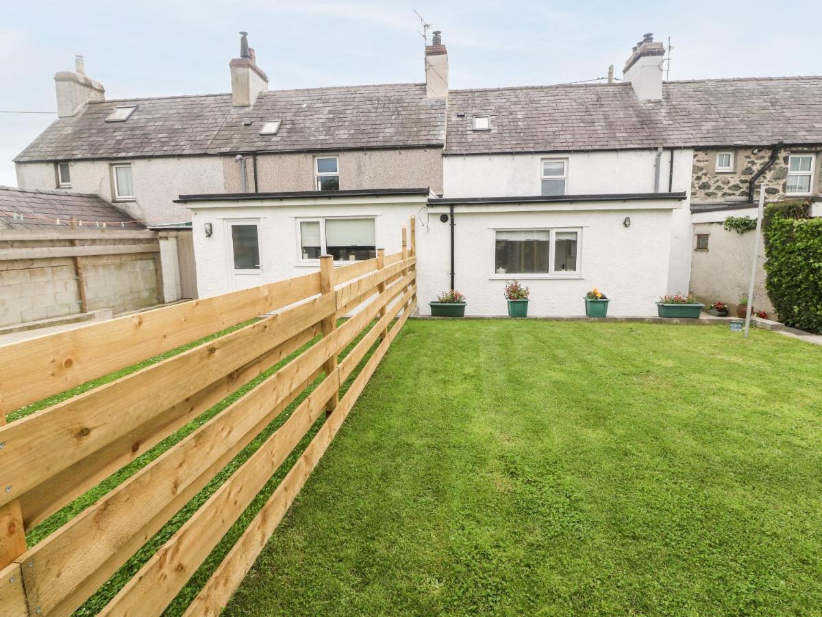 3 Green Terrace Gaerwen Экстерьер фото