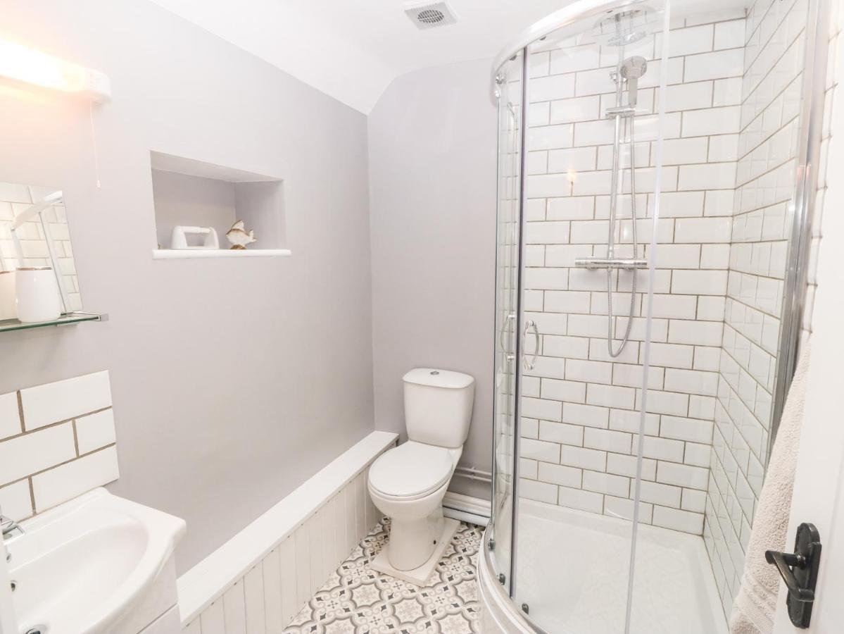 3 Green Terrace Gaerwen Экстерьер фото