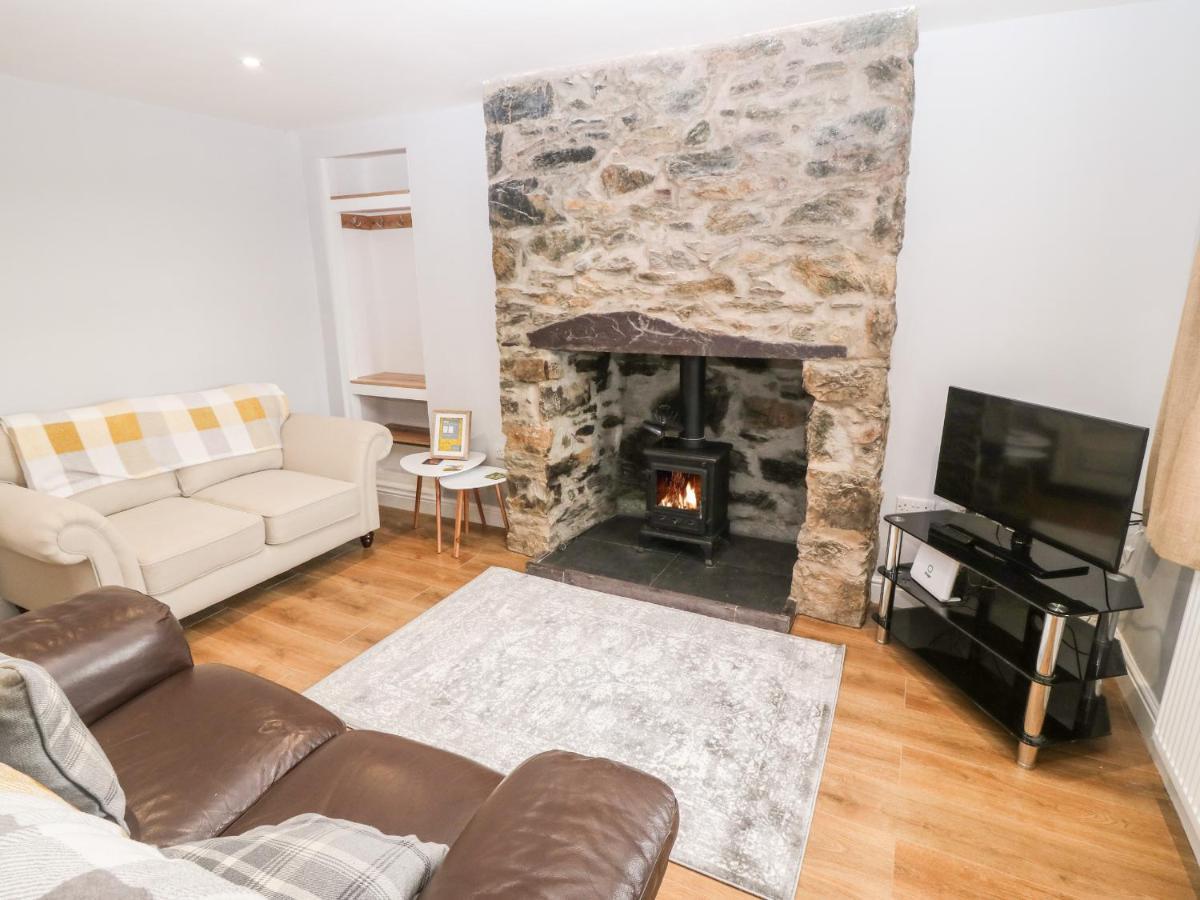 3 Green Terrace Gaerwen Экстерьер фото